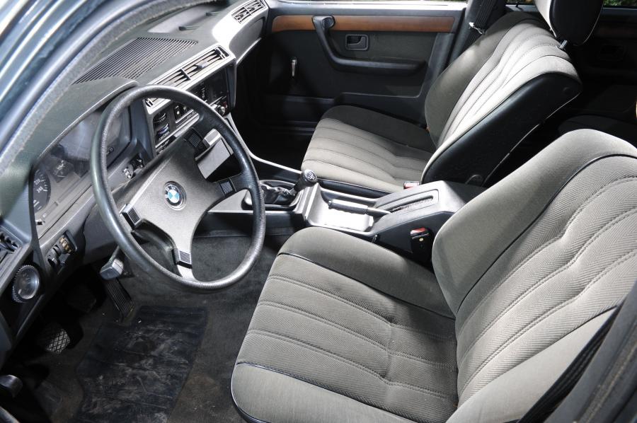  BMW 728i Saloon 1982 года  (фото 4 из 6)